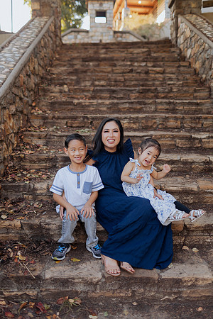 Linda_Vat_Family_Fullerton_2025-9