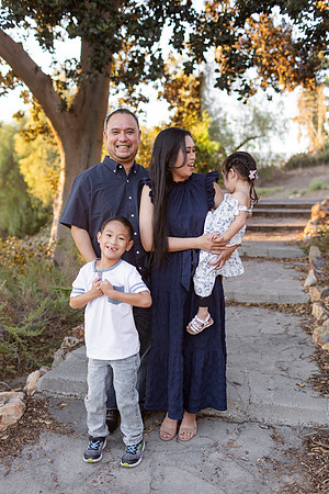 Linda_Vat_Family_Fullerton_2025-41