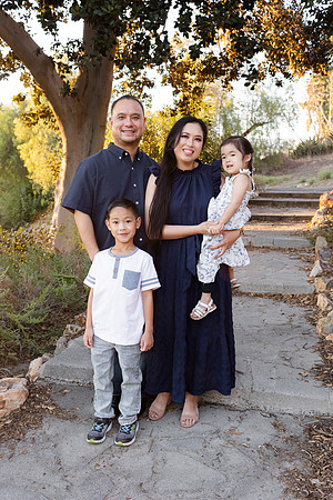 Linda_Vat_Family_Fullerton_2025-39