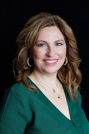 Esther_Experience_StudioHeadshots_2022-22
