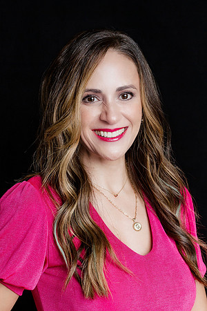 Esther_Experience_StudioHeadshots_2022-15