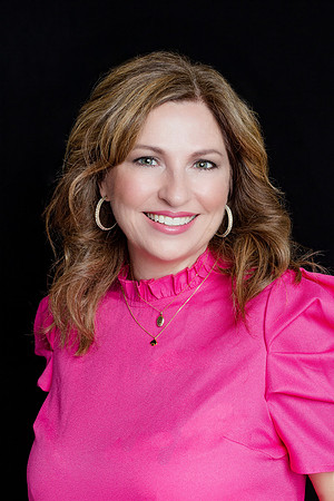 Esther_Experience_StudioHeadshots_2022-4