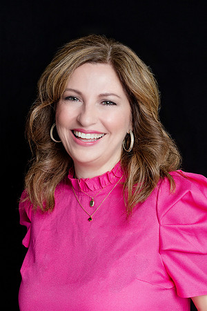 Esther_Experience_StudioHeadshots_2022-3