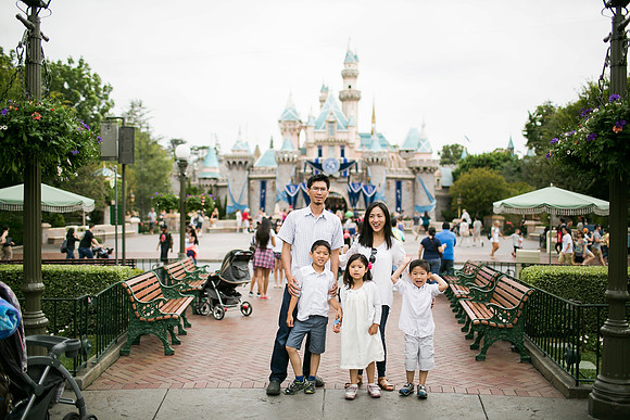 Chi_Chau_Family_Disney_2016-23