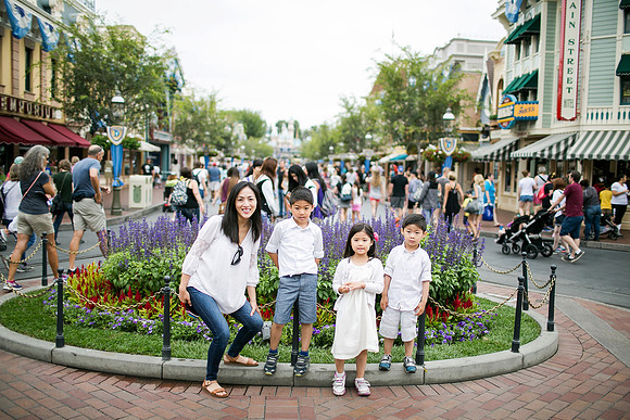 Chi_Chau_Family_Disney_2016-9
