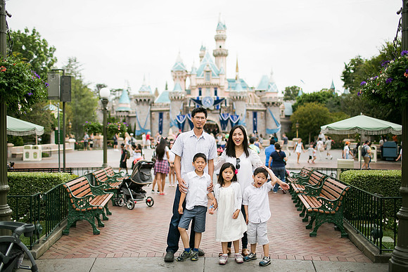 Chi_Chau_Family_Disney_2016-21