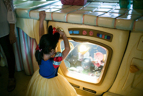 Chi_Chau_Family_Disney_2016-94