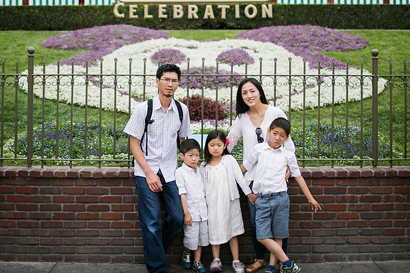 Chi_Chau_Family_Disney_2016-7