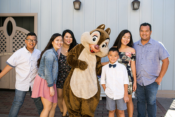 Thang_Family_Disney_2017-18