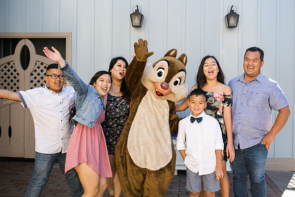 Thang_Family_Disney_2017-19