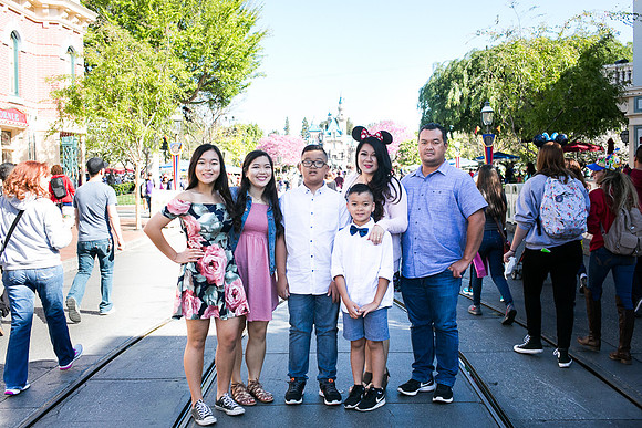 Thang_Family_Disney_2017-27