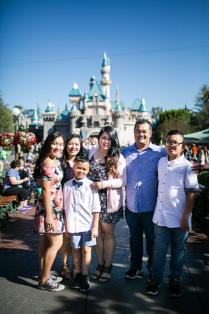 Thang_Family_Disney_2017-28