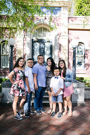 Thang_Family_Disney_2017-3