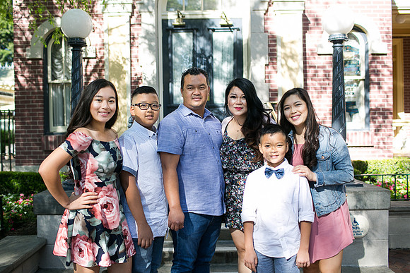 Thang_Family_Disney_2017-4