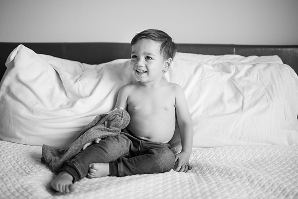 Noah_Basen_and_Family_2018_BW-13