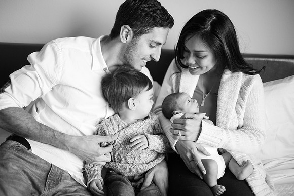 Noah_Basen_and_Family_2018_BW-20