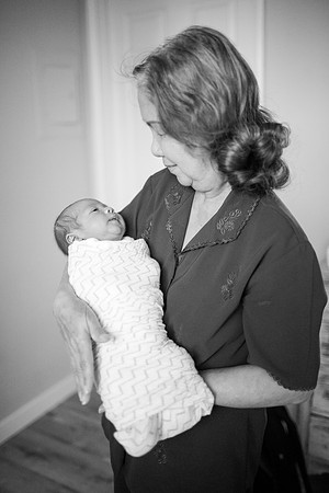 Noah_Basen_and_Family_2018_BW-48