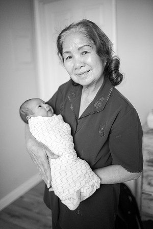 Noah_Basen_and_Family_2018_BW-49