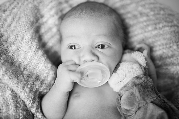 Noah_Basen_and_Family_2018_BW-7
