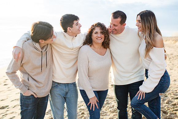 Pedro_Suzette_Family_Newport_2021-10
